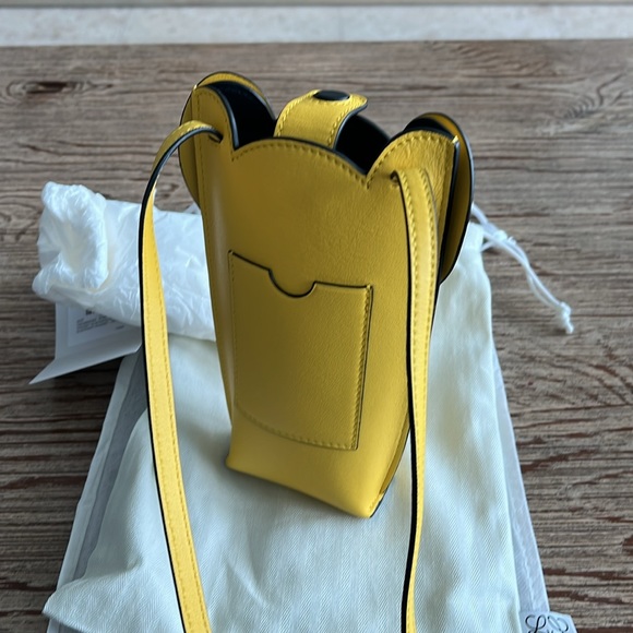 NWT: Loewe Elephant Pocket in leather with shoulder in yellow - Picture 7 of 7